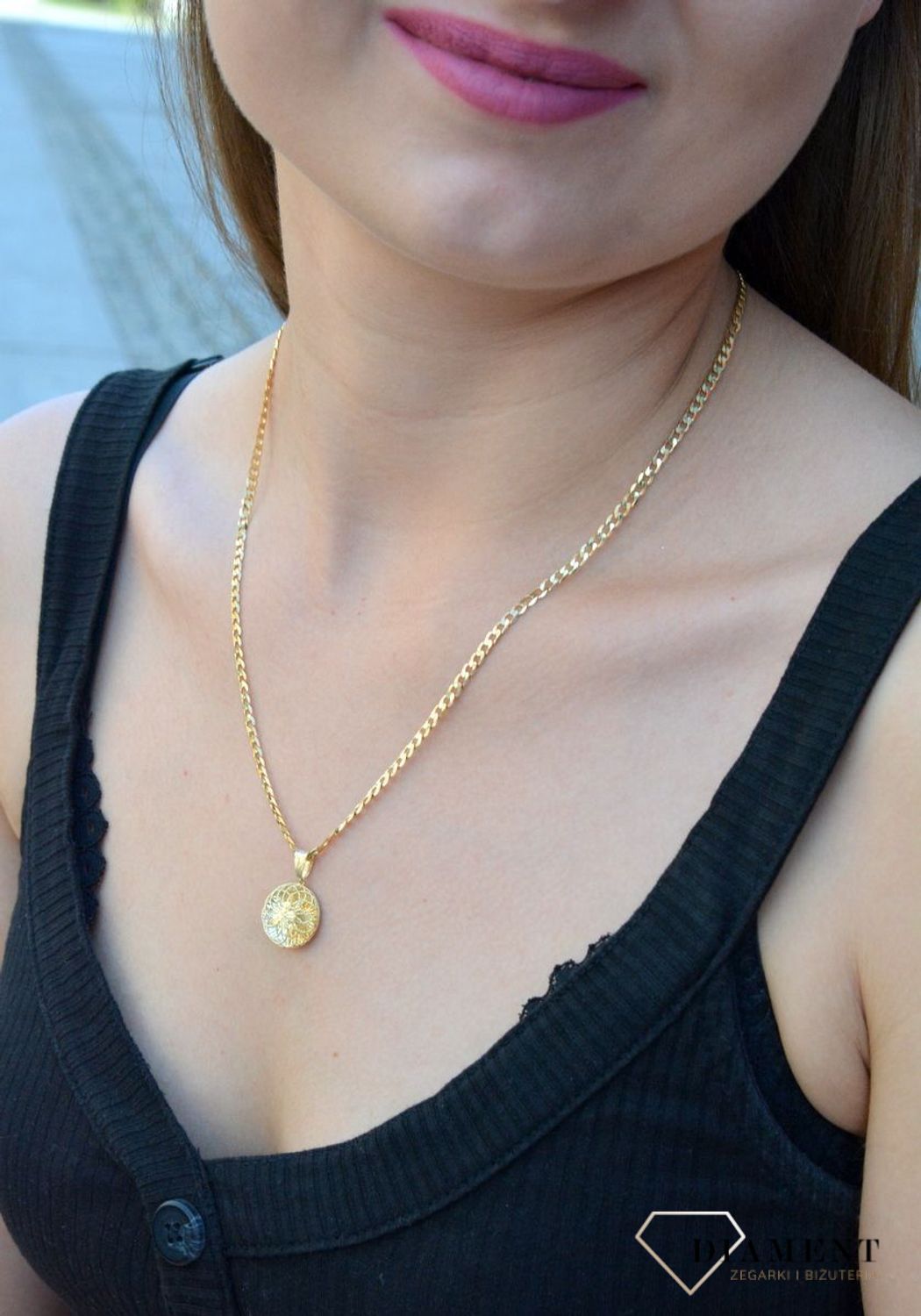 Złota zawieszka ażurowe kółko kwiatek ZA 5705 333. Złota zawieszka w ponadczasowej formie ażurowego kwiatka. Złoty wisiorek w ponadczasowym kształcie. Wisiorek to idealny pomysł na prezent, którym wy.jpg